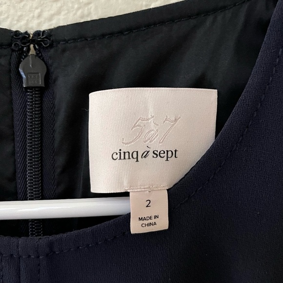 Cinq à Sept | Elegant Navy Catriona Silhouette Pleated Crepe Hem Dress | Size 2 - Picture 9 of 14